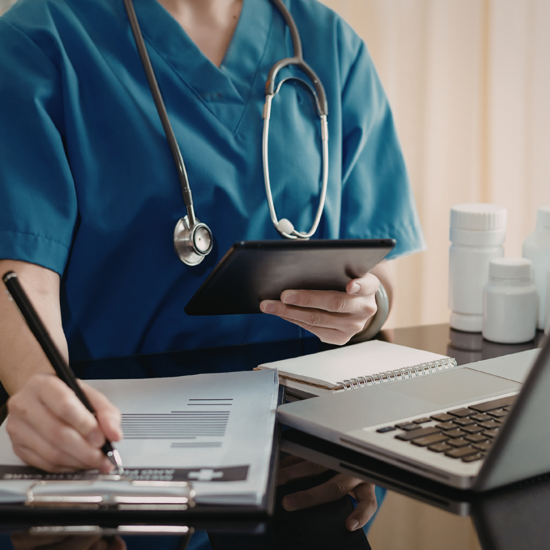 Nurse studying a postgraduate CSP nursing course 